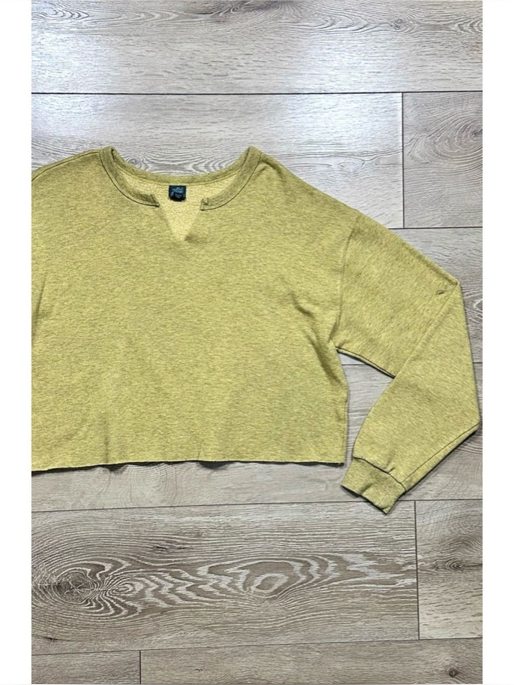Wild Fable Notch V-Neck Cropped Sweatshirt *Flaw*